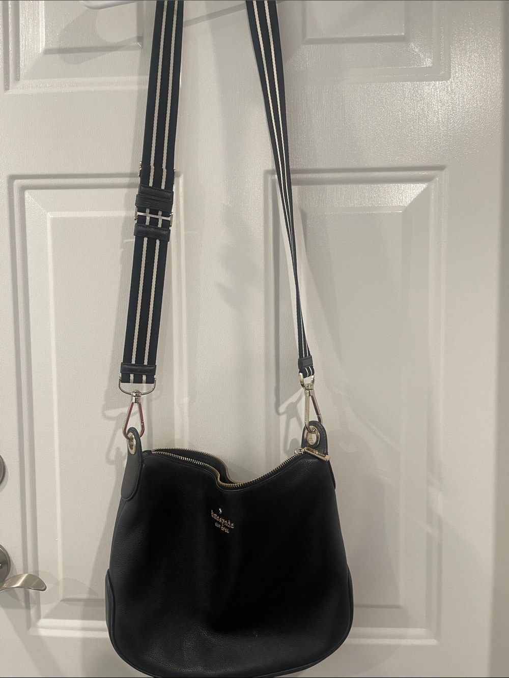 kate spade black leather shoulder bag with striped adjustable strap
